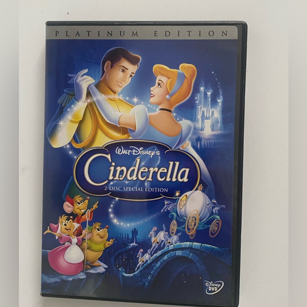 Cinderella (Platinum Edition, 2-Disc Special Edition) by Walt Disney